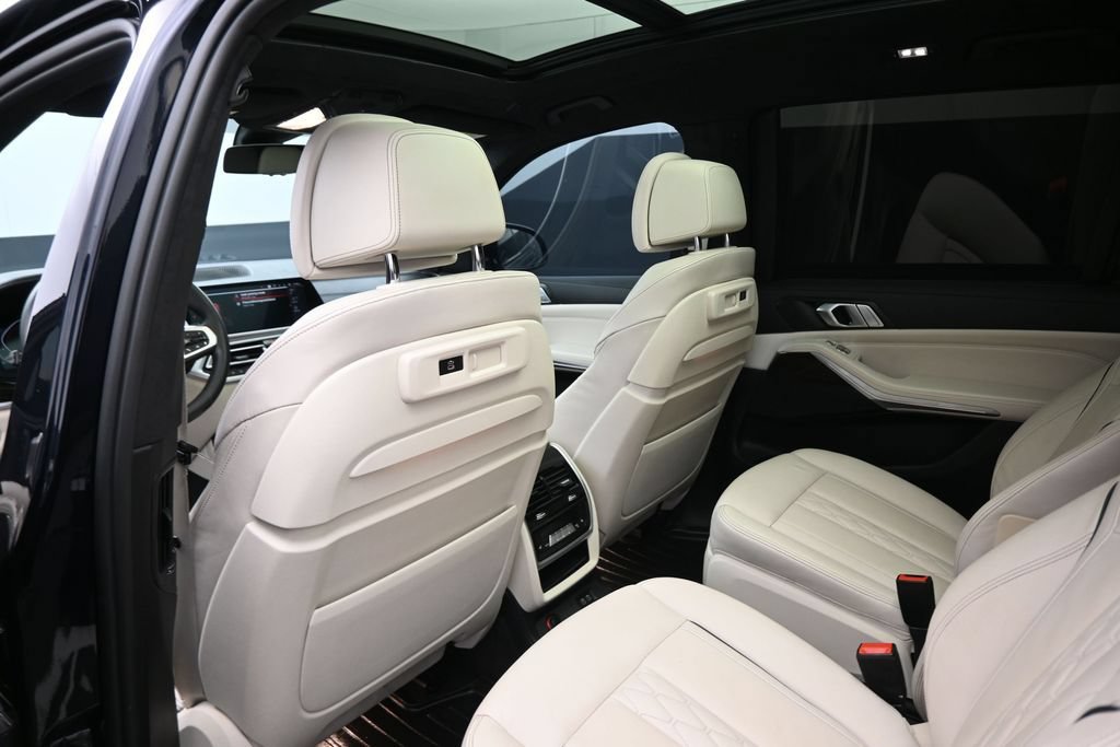 Used 2021 BMW X7 xDrive40i w/ M Sport Package AWD/4WD image 10