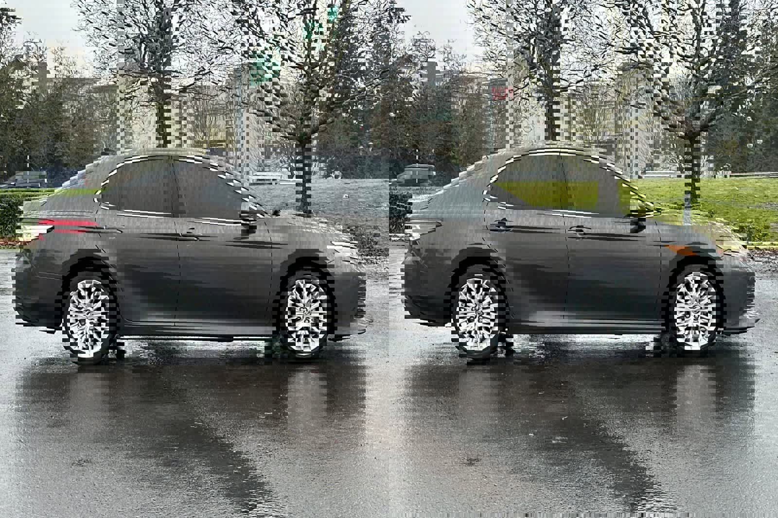 Used 2018 Toyota Camry XLE w/ Driver Assist Package image 8