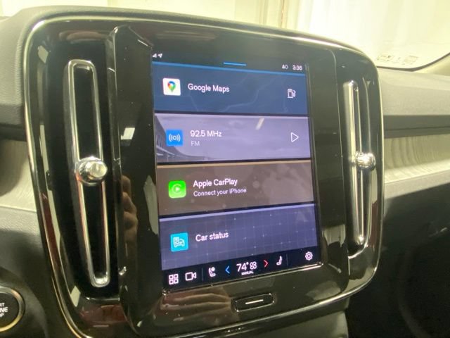 Certified 2025 Volvo XC40 B5 Plus AWD/4WD image 16