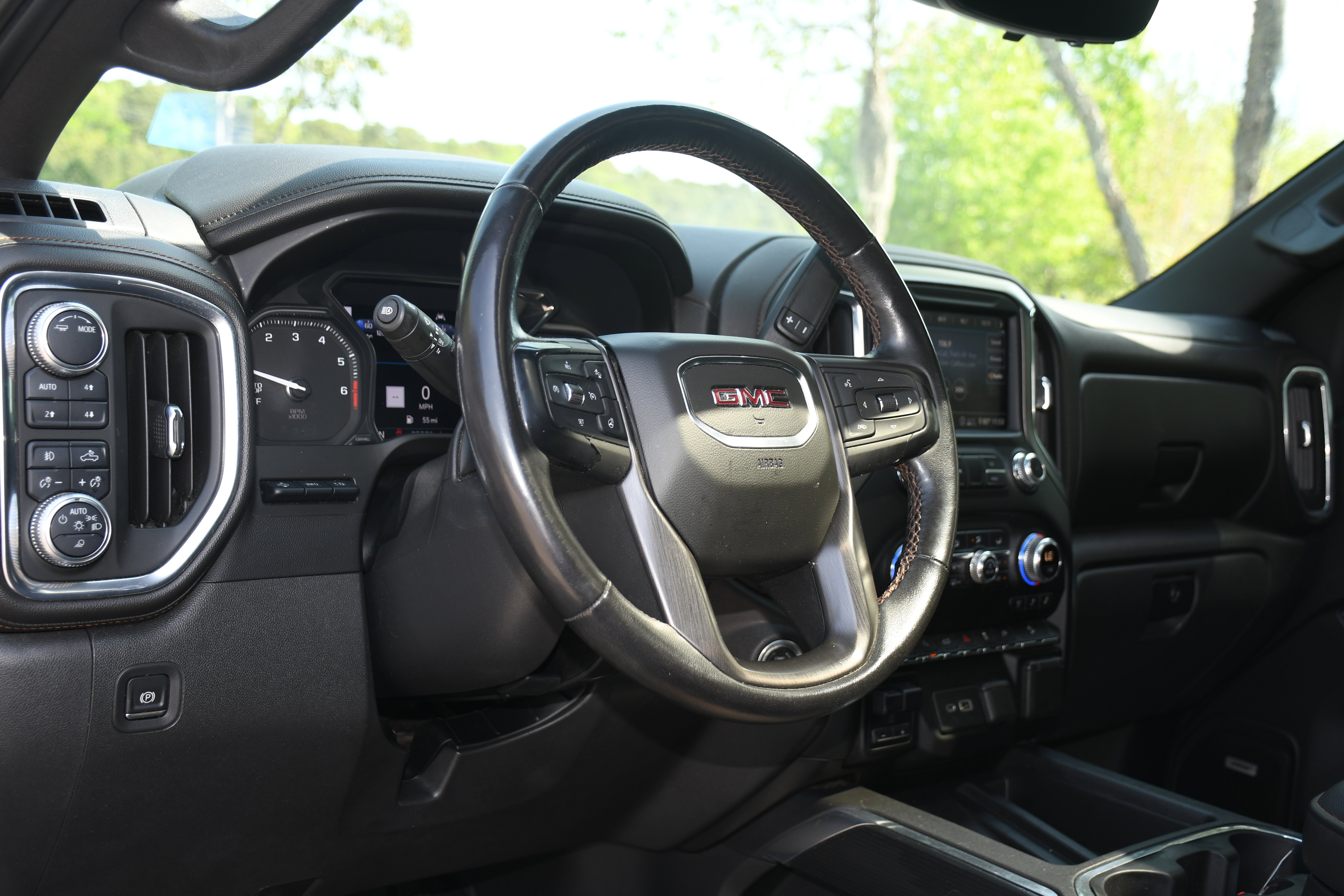 Used 2020 GMC Sierra 1500 AT4 w/ AT4 Premium Package image 9