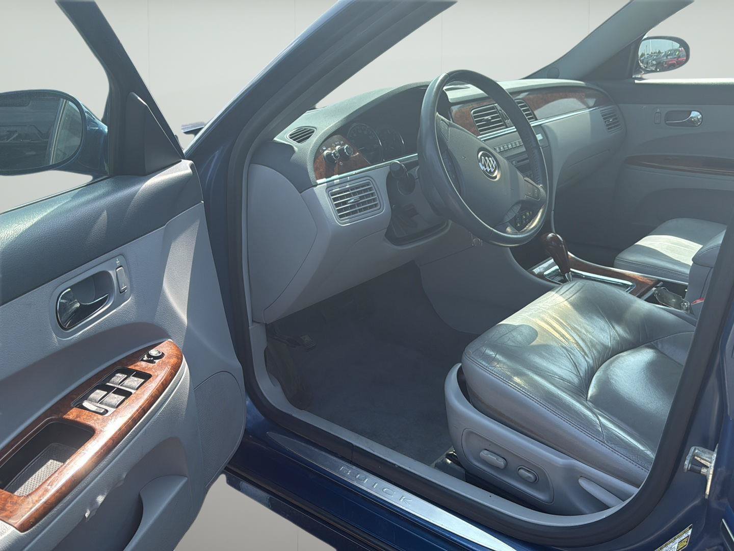 Used 2005 Buick LaCrosse CXL w/ Gold Convenience Package FWD image 7