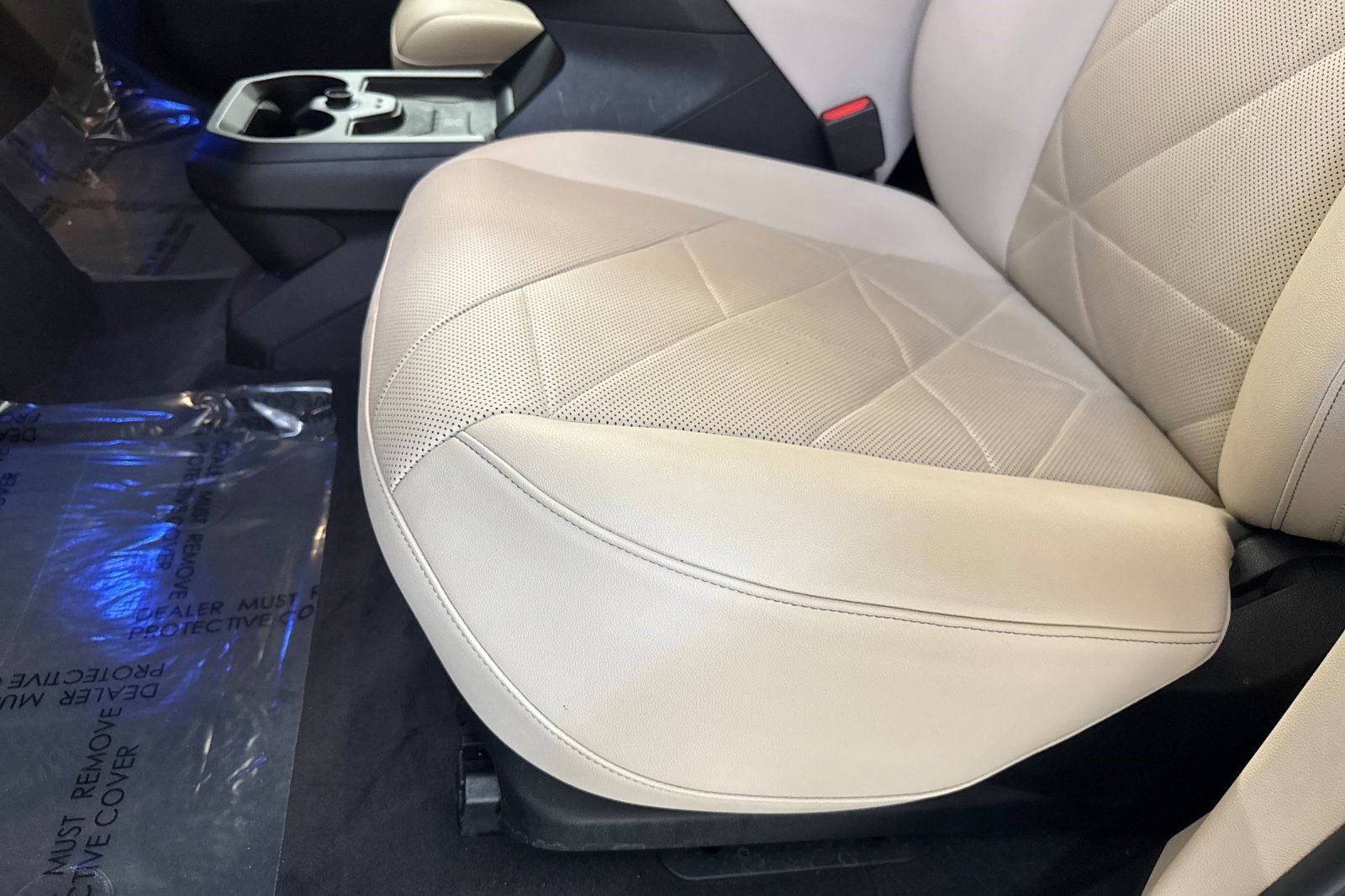 Used 2024 BMW iX xDrive50 w/ Premium Package AWD/4WD image 14