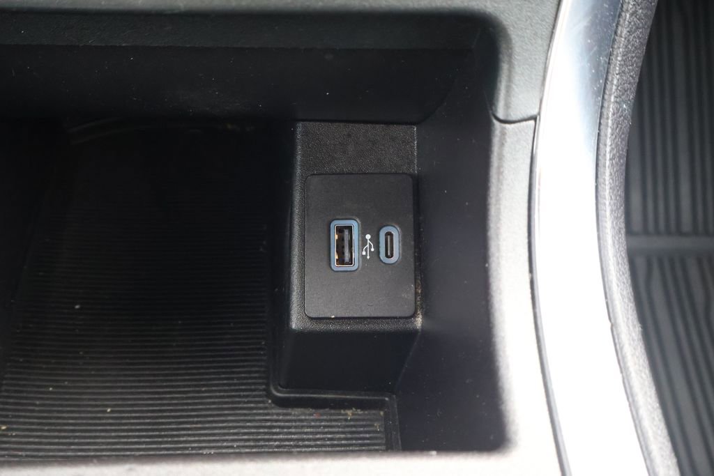 Used 2023 Ford Edge ST image 22