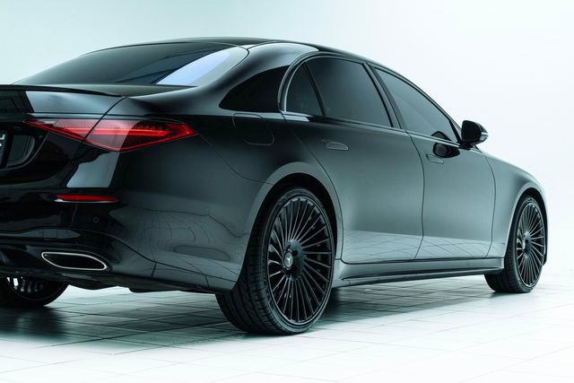Used 2022 Mercedes-Benz S 500 4MATIC w/ AMG Line Package image 14