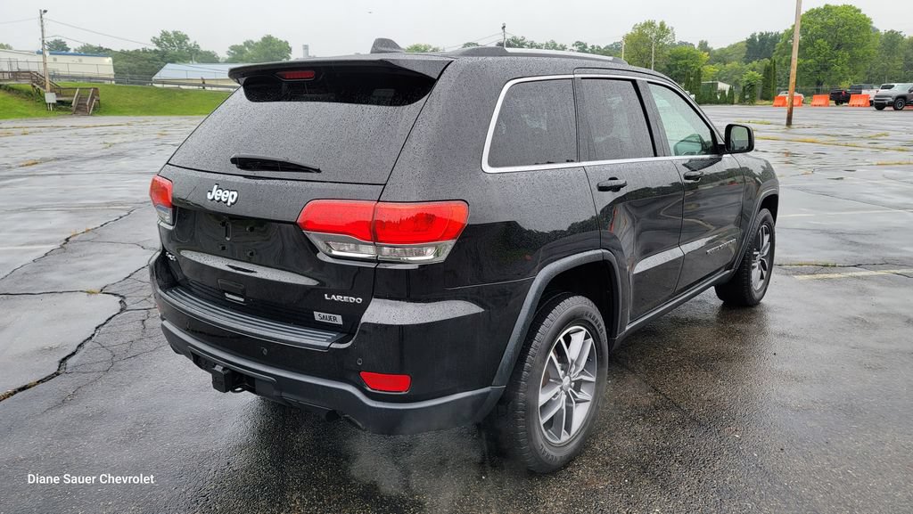 Used 2018 Jeep Grand Cherokee Laredo AWD/4WD image 12