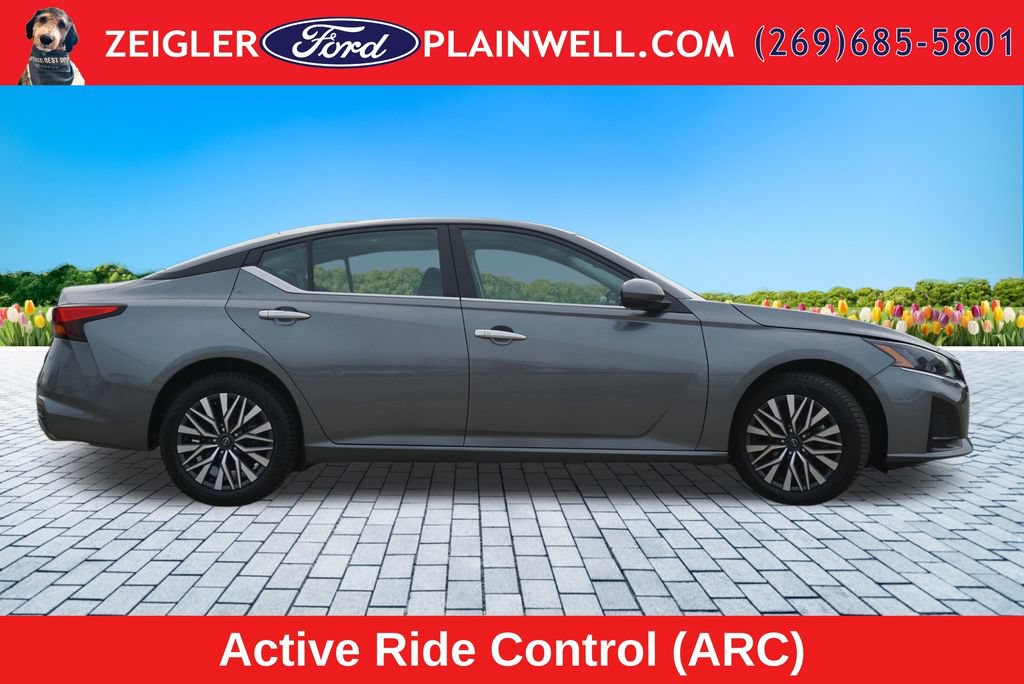 Used 2023 Nissan Altima 2.5 SV w/ SV Premium Package AWD/4WD image 6
