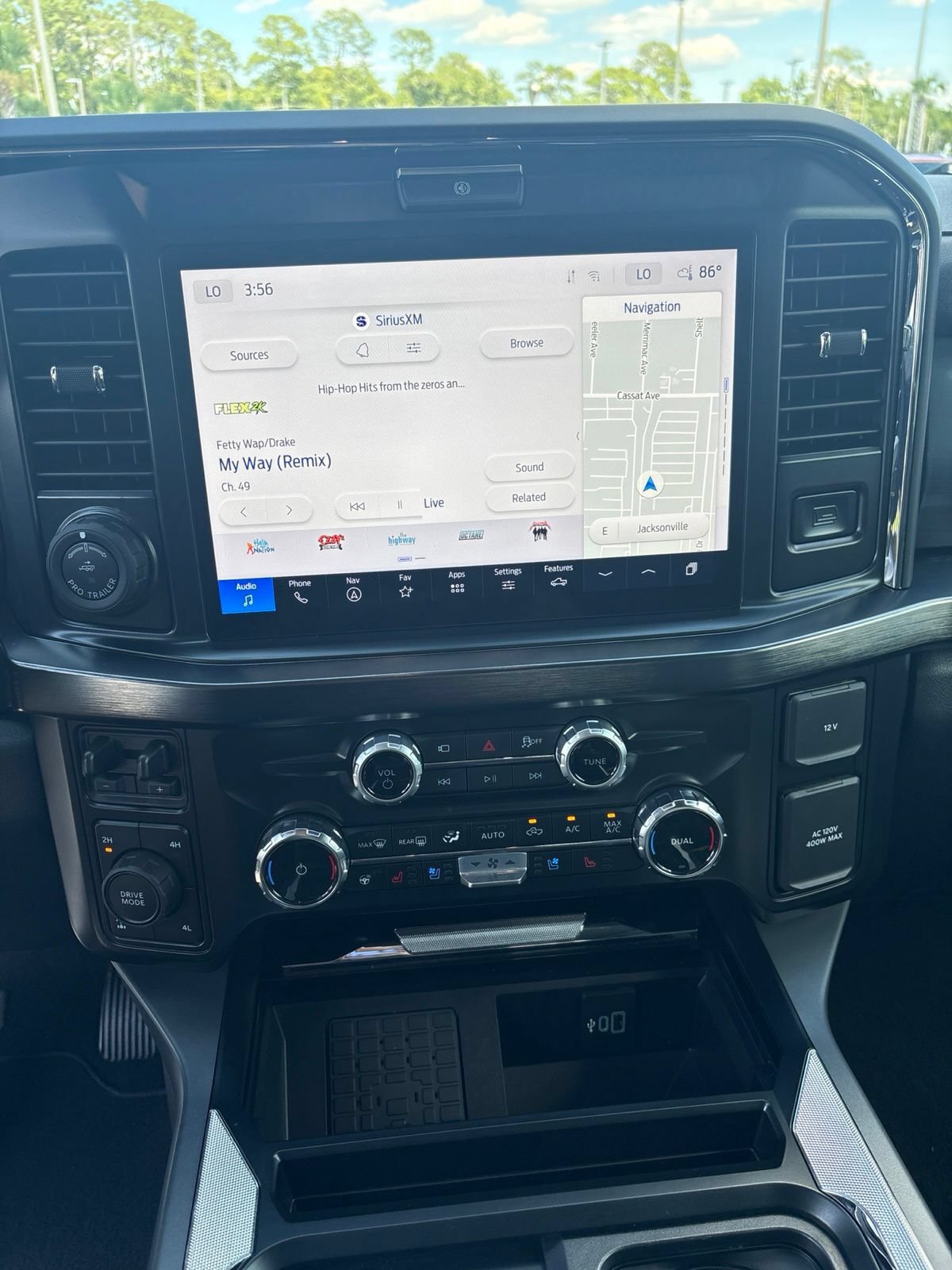 Certified 2025 Ford F250 Lariat w/ Lariat Ultimate Package AWD/4WD image 22