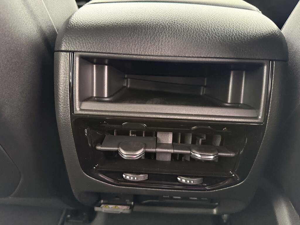 New 2026 Jeep Grand Cherokee Altitude image 27