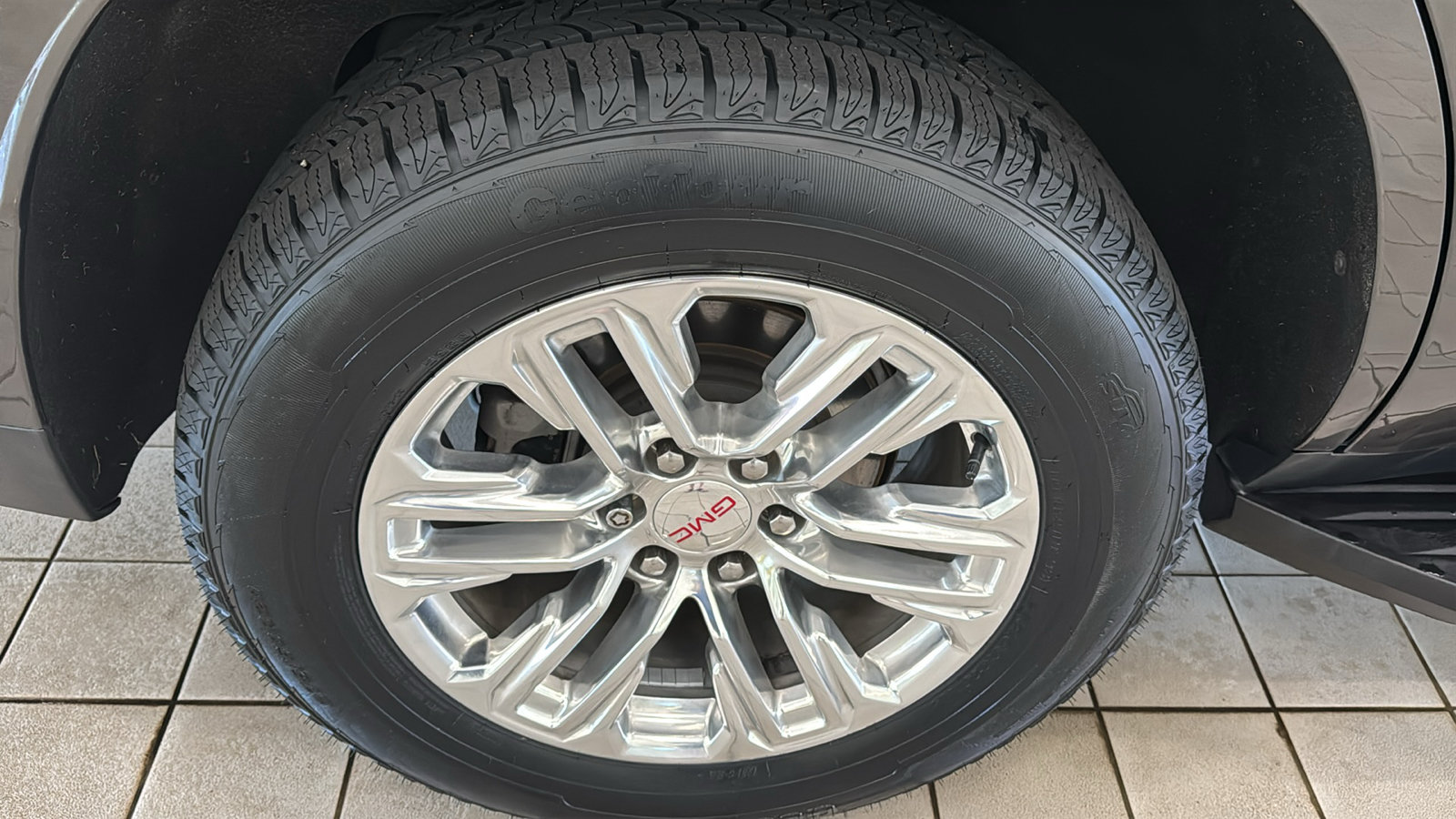 Used 2021 GMC Yukon SLT w/ SLT Luxury Plus Package AWD/4WD image 35