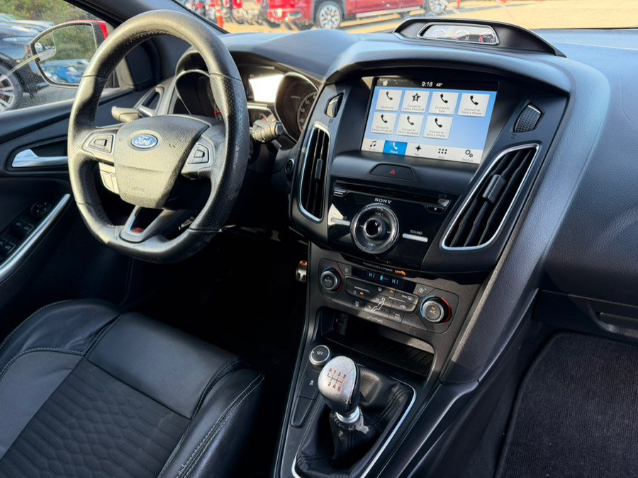 Used 2016 Ford Focus ST w/ Equipment Group 401A FWD image 26