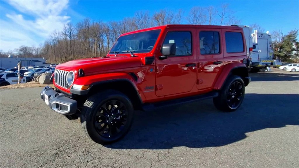 Used 2025 Jeep Wrangler Unlimited Sahara image 4