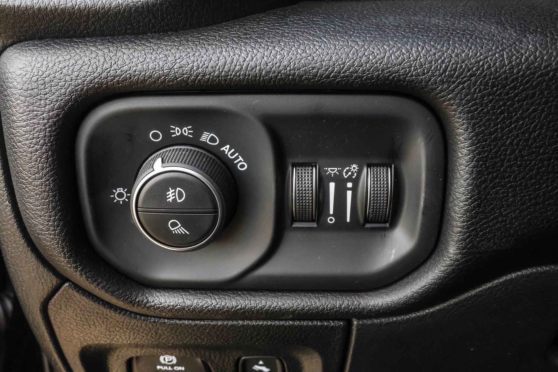 New 2026 RAM 1500 4x4 Crew Cab image 25