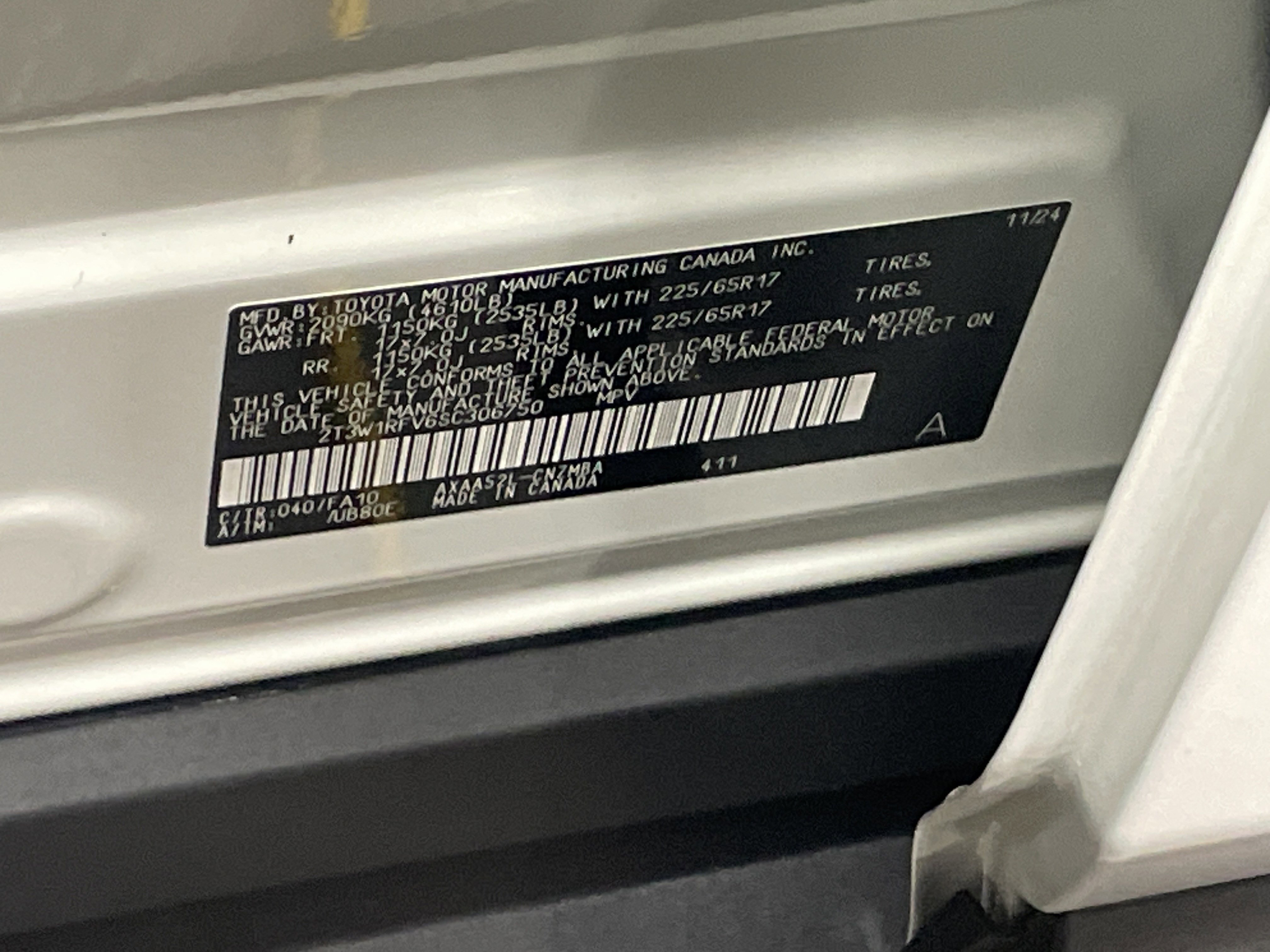 Used 2025 Toyota RAV4 XLE image 36