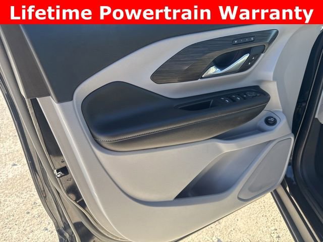 Used 2024 GMC Terrain SLT image 24