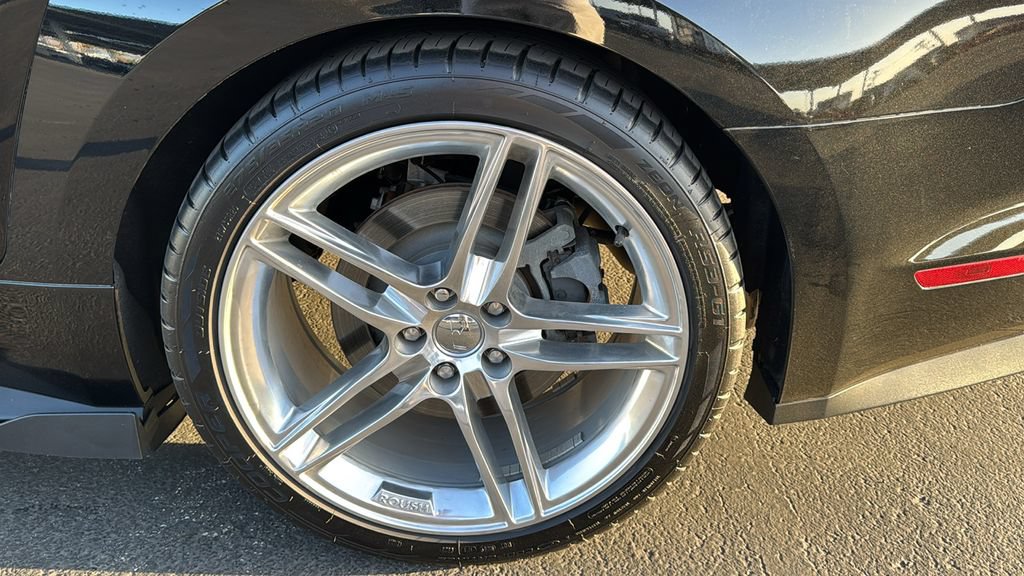 Used 2015 Ford Mustang GT Premium RWD image 9