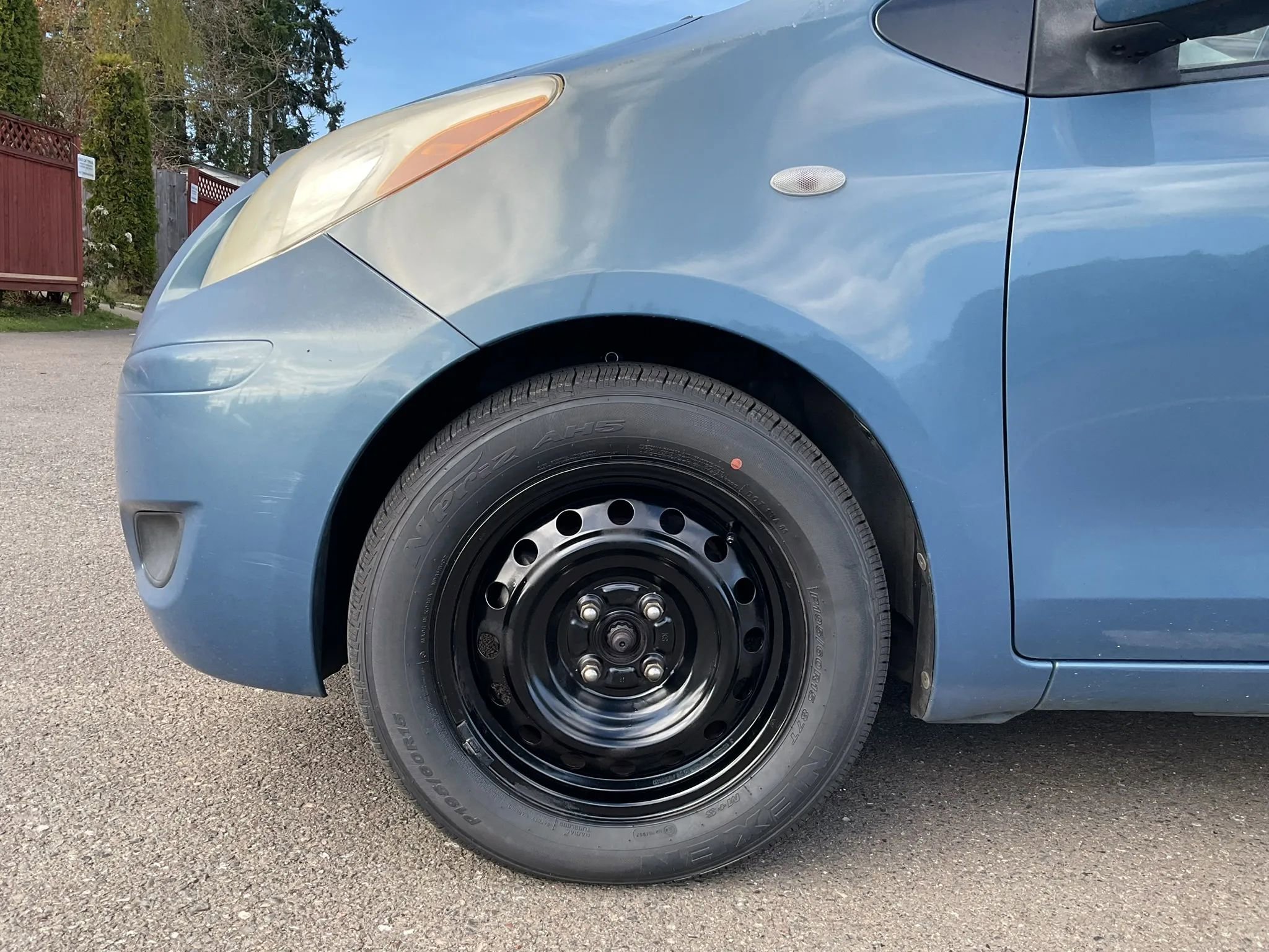 Used 2009 Toyota Yaris 2-Door Hatchback image 21