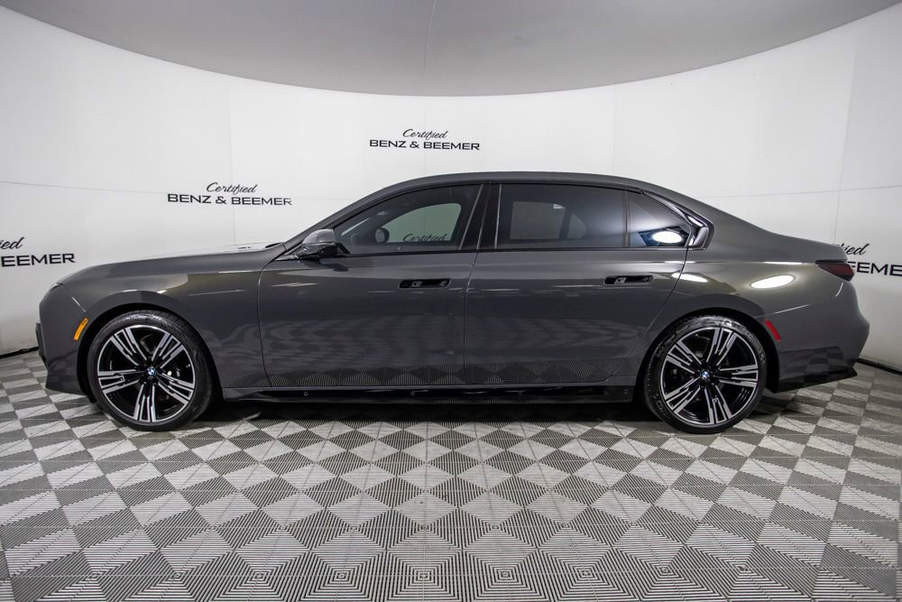 Used 2023 BMW 740i w/ Executive Package RWD image 11