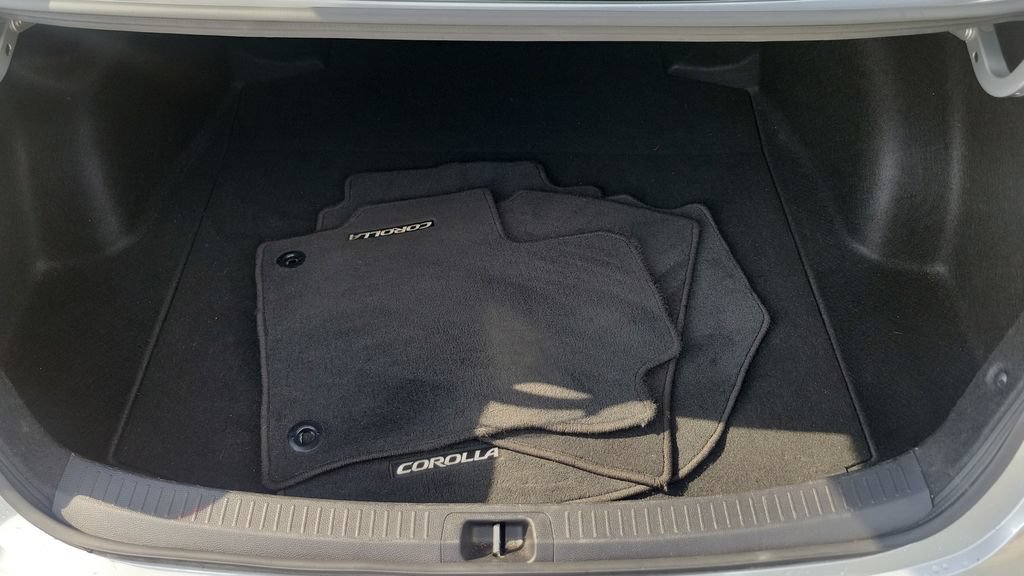 Certified 2025 Toyota Corolla LE FWD image 9