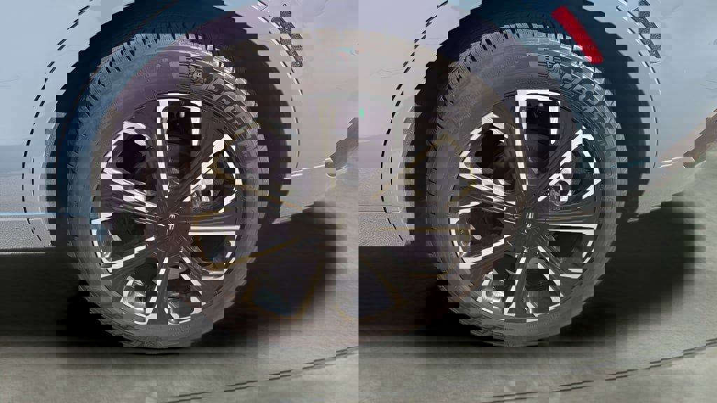 Used 2025 Lincoln Nautilus Reserve image 9