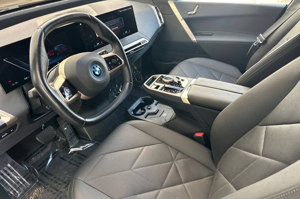 Used 2023 BMW iX xDrive50 AWD/4WD image 9