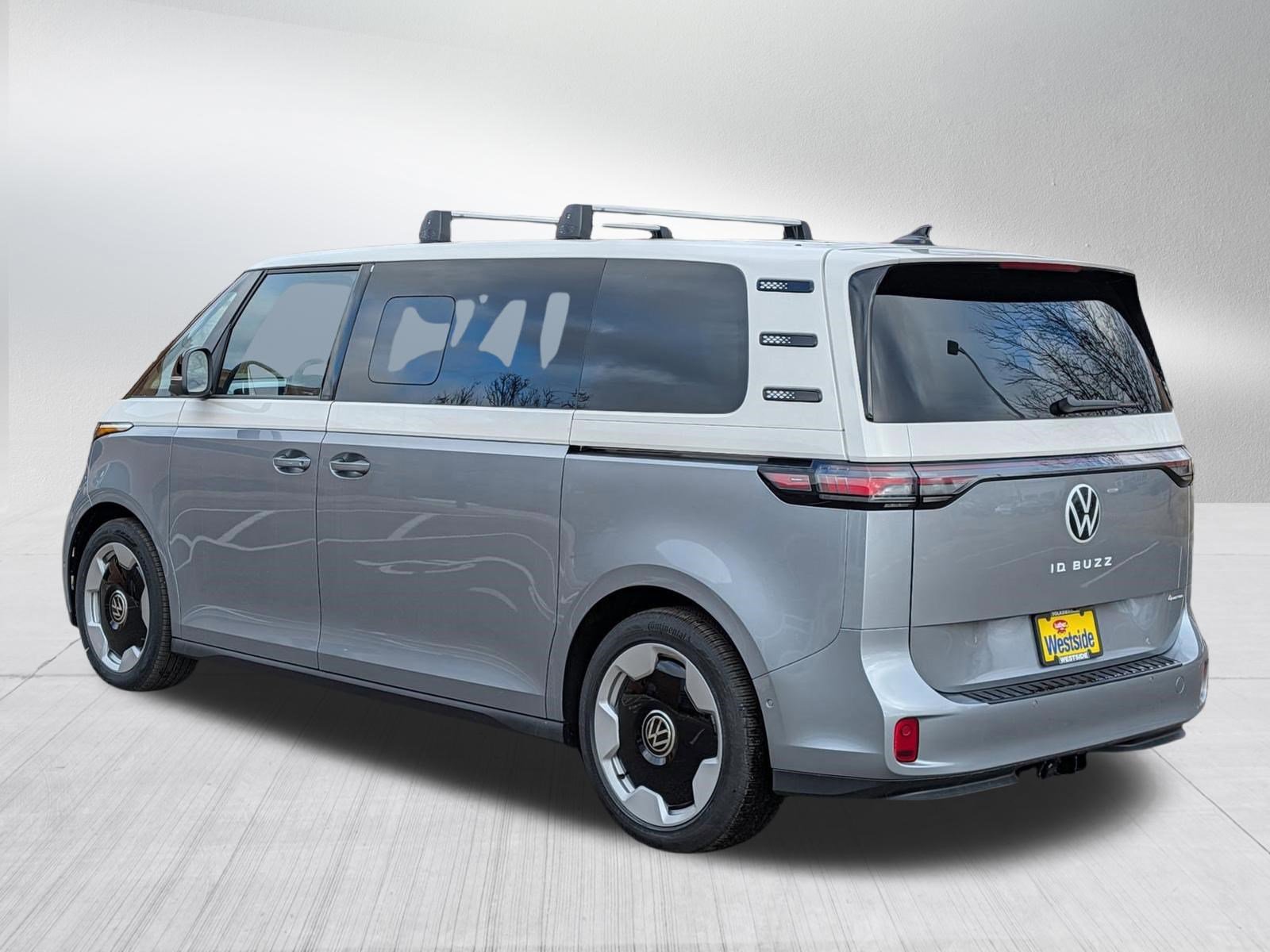 New 2025 Volkswagen ID. Buzz Pro S Plus AWD/4WD video 2