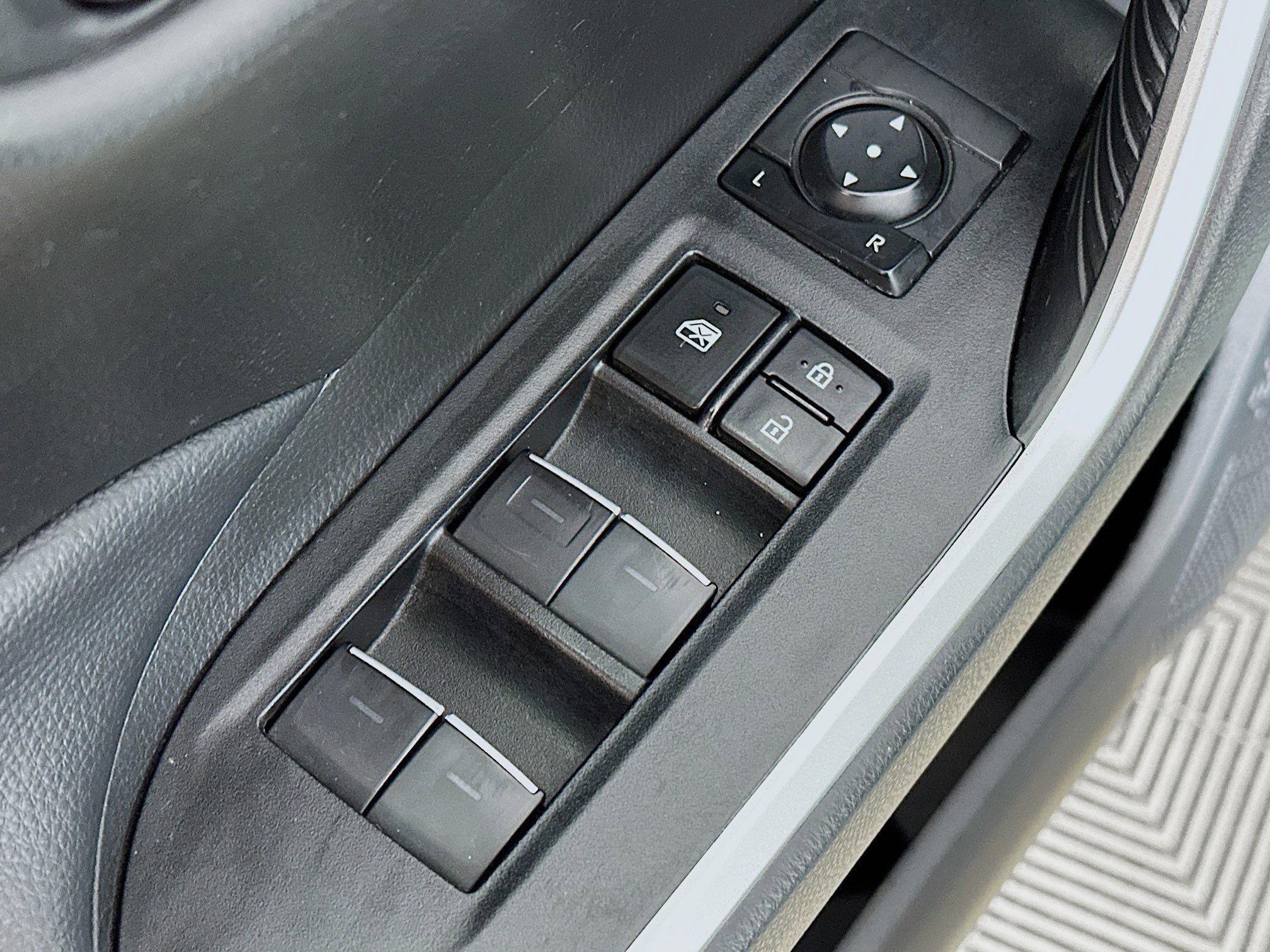 Used 2023 Toyota RAV4 XLE image 17