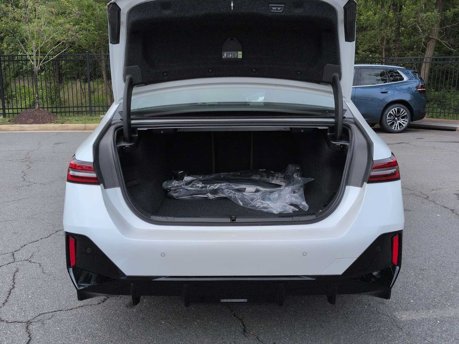 New 2026 BMW i5 AWD/4WD image 36