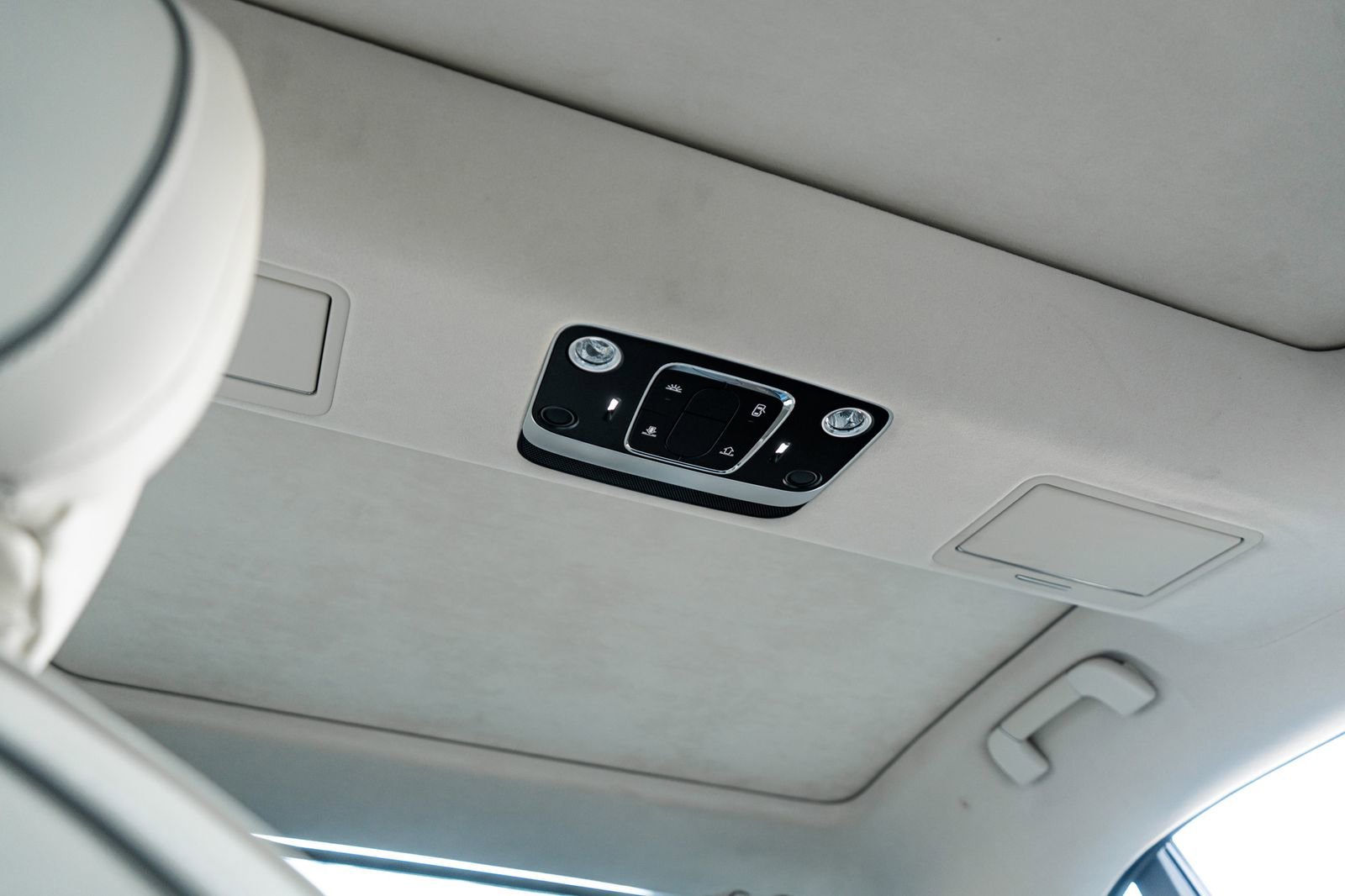 Certified 2026 Bentley Flying Spur Plug-In Hybrid image 45