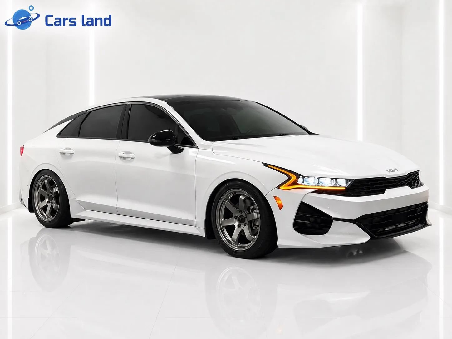 Used 2023 Kia K5 GT-Line AWD/4WD image 2