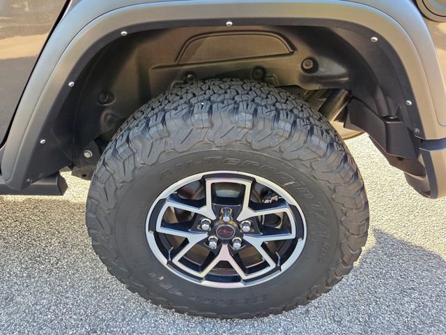 Used 2024 Jeep Wrangler Unlimited Rubicon w/ Convenience Group AWD/4WD image 7