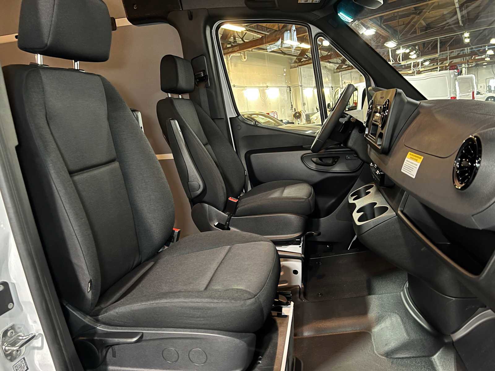 Used 2025 Mercedes-Benz Sprinter 2500 image 12