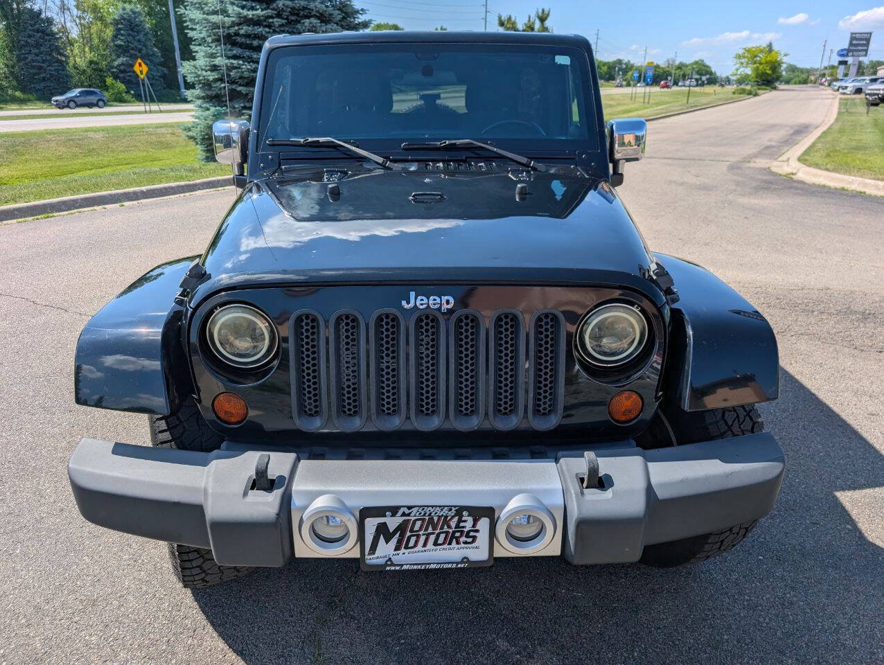 Used 2012 Jeep Wrangler Unlimited Sahara w/ Connectivity Group AWD/4WD image 4