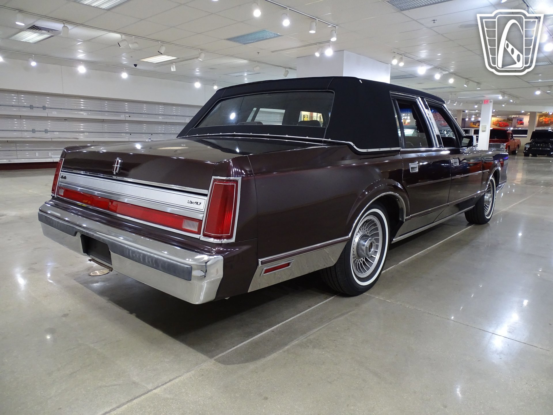Used 1988 Lincoln Town Car RWD image 15