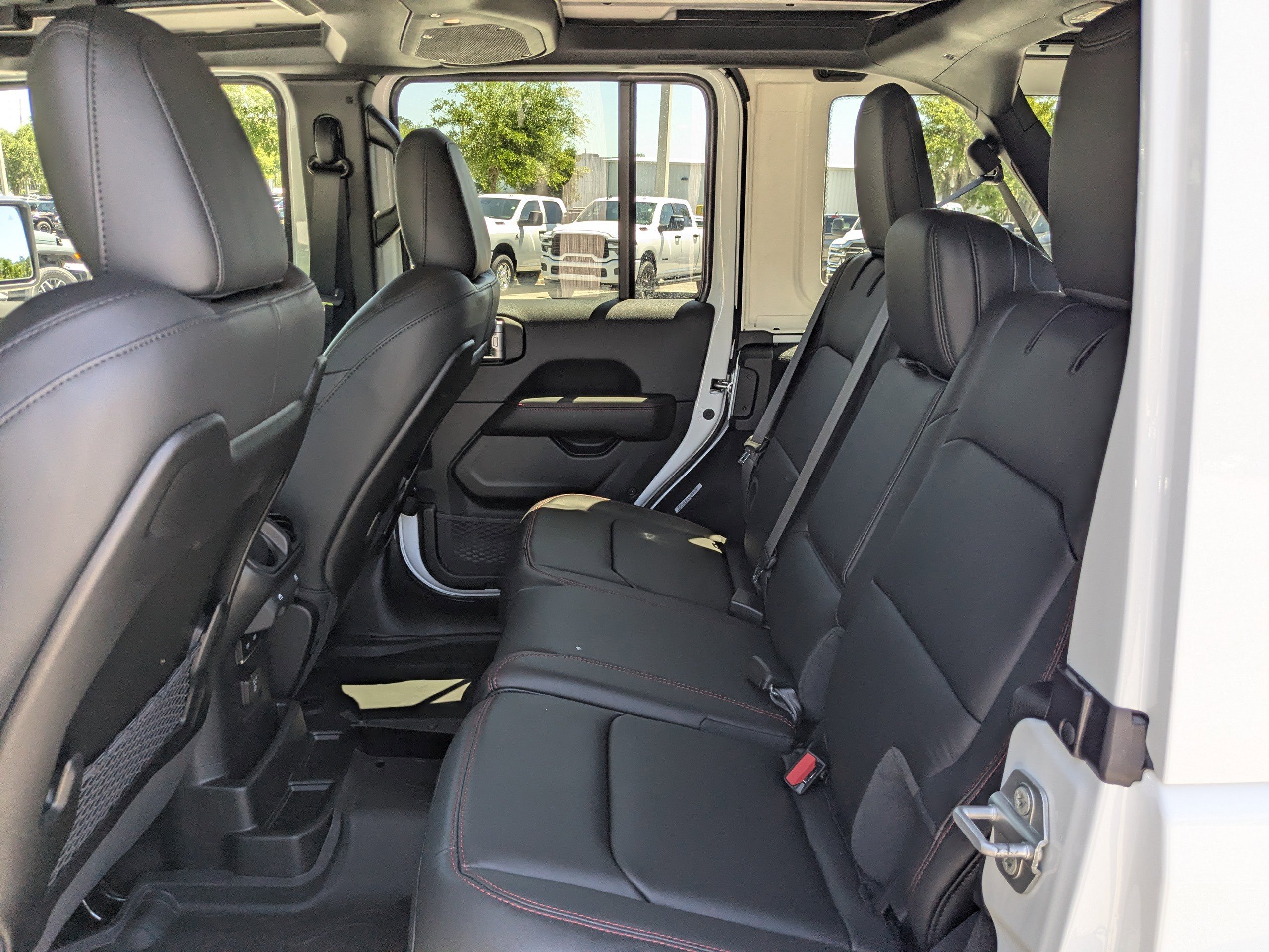 New 2026 Jeep Wrangler Unlimited Rubicon AWD/4WD image 13