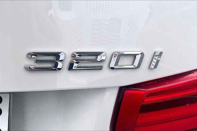Used 2018 BMW 320i Sedan image 31
