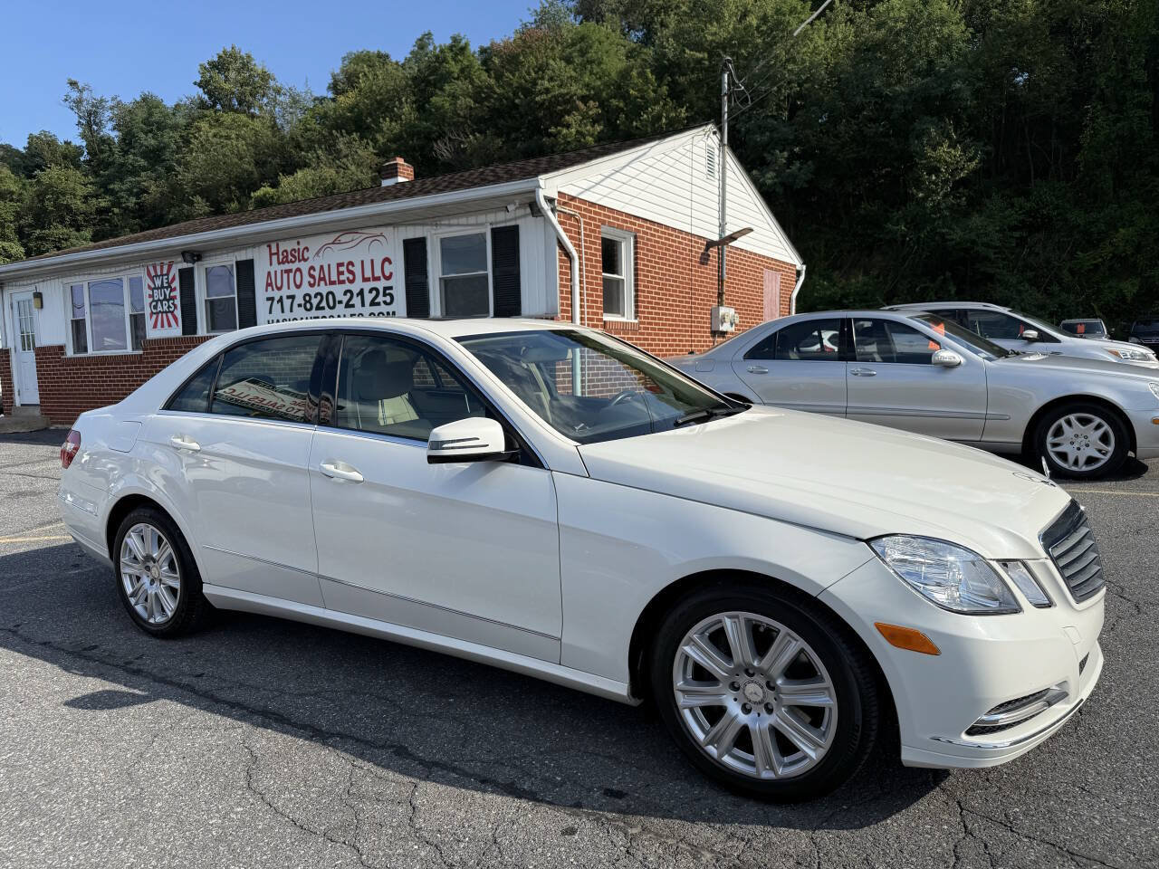 Used 2013 Mercedes-Benz E 350 BlueTEC Sedan image 3