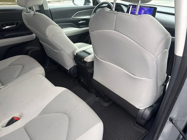 Used 2025 Toyota Grand Highlander FWD image 17