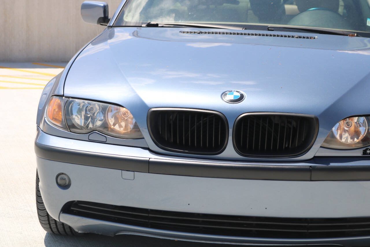 Used 2004 BMW 325xi Sedan AWD/4WD image 18