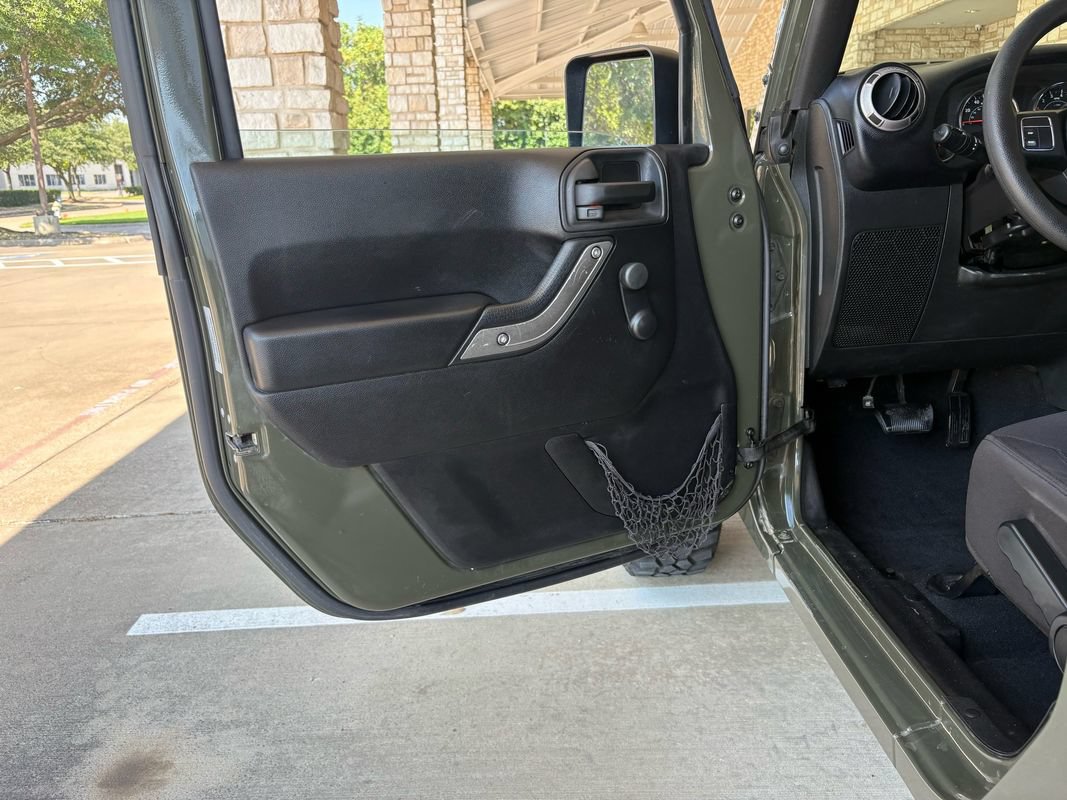 Used 2015 Jeep Wrangler Unlimited Sport AWD/4WD image 22