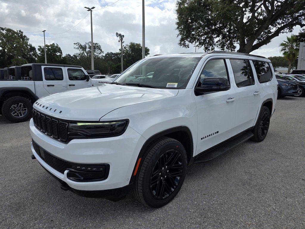 New 2025 Jeep Wagoneer L Series II w/ HD Trailer Tow Package w/25F image 2