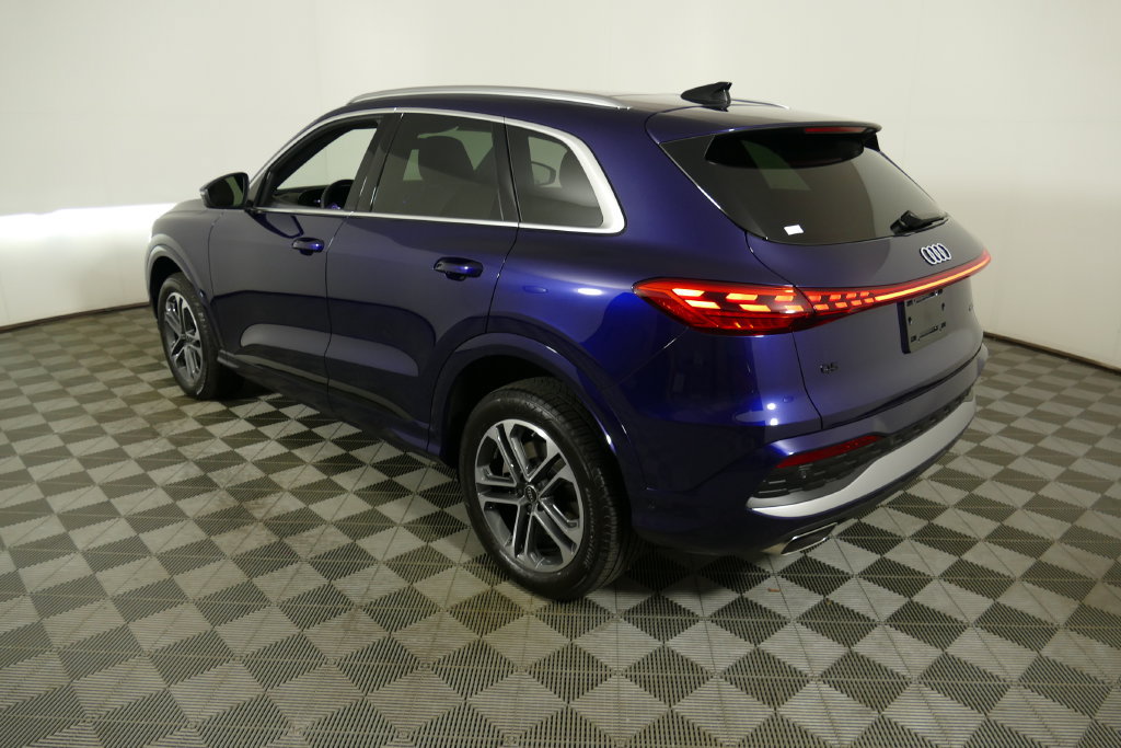Certified 2025 Audi Q5 Premium AWD/4WD image 5