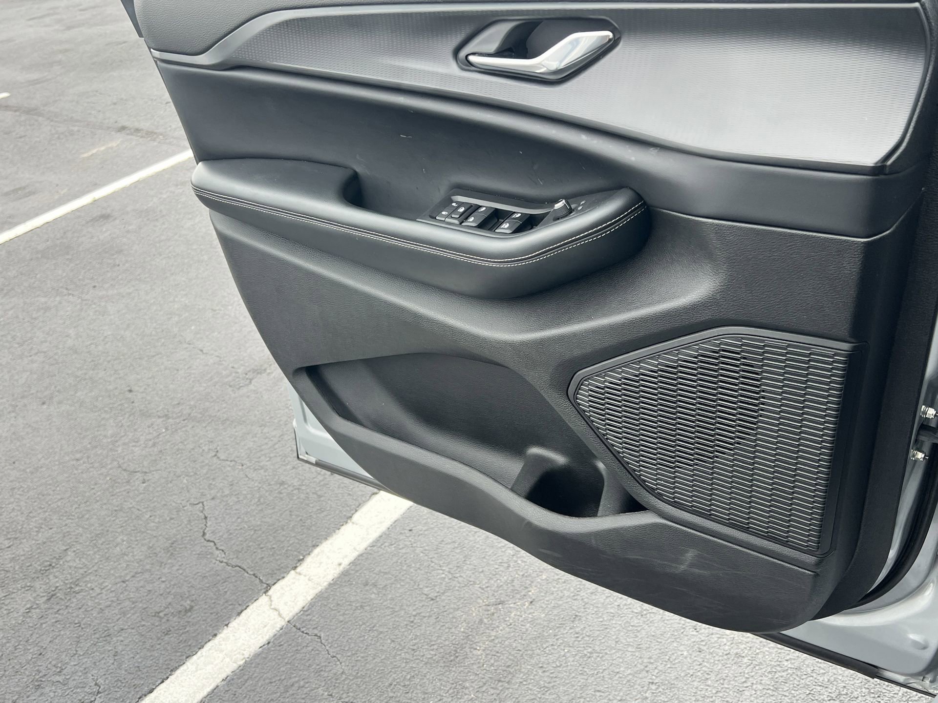 Used 2024 Jeep Grand Cherokee Altitude image 18