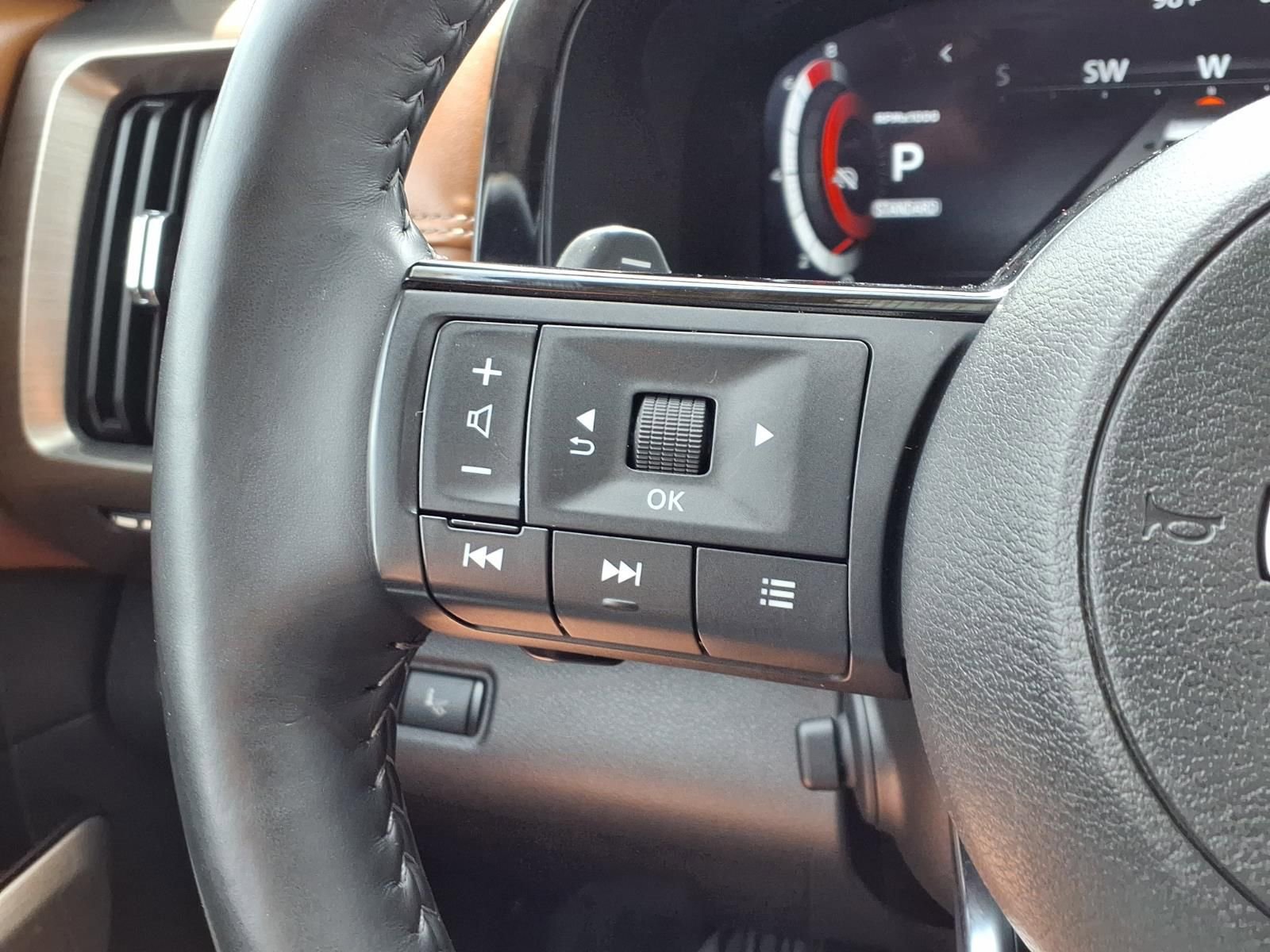 Used 2023 Nissan Pathfinder Platinum FWD image 23