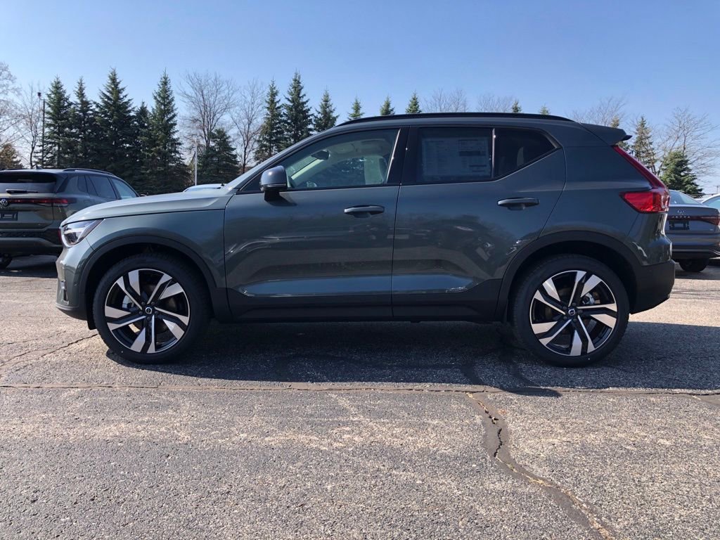 New 2026 Volvo XC40 B5 Ultra w/ Protection Package Premier AWD/4WD image 4