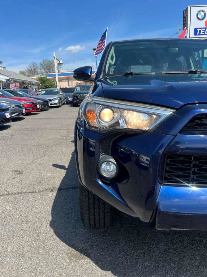 Used 2016 Toyota 4Runner SR5 Premium AWD/4WD image 2