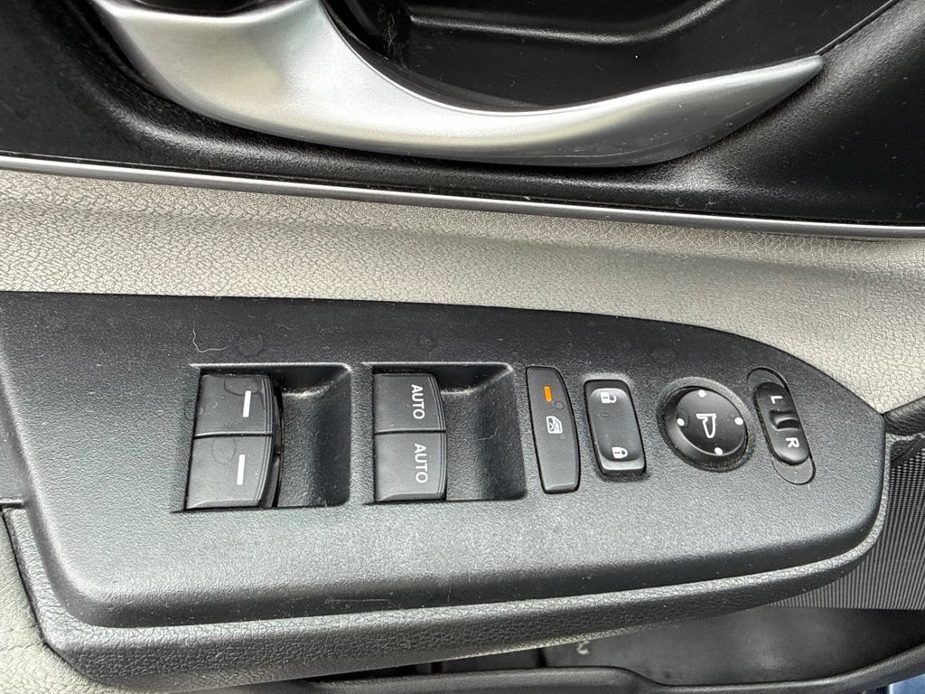 Used 2018 Honda CR-V EX image 17