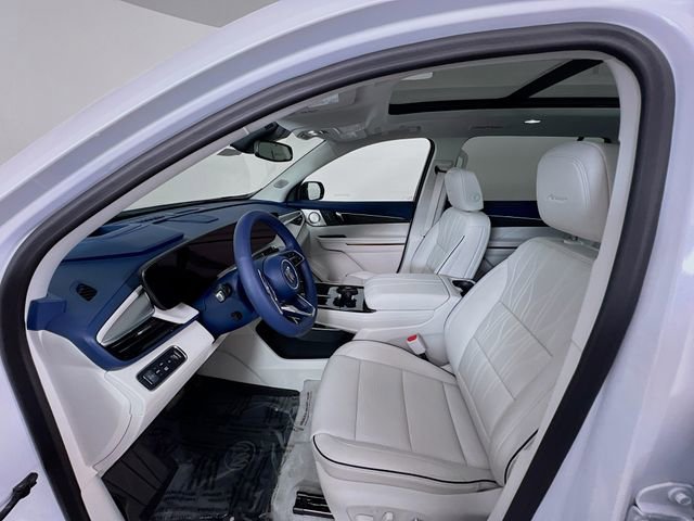 Certified 2025 Buick Enclave Avenir image 21