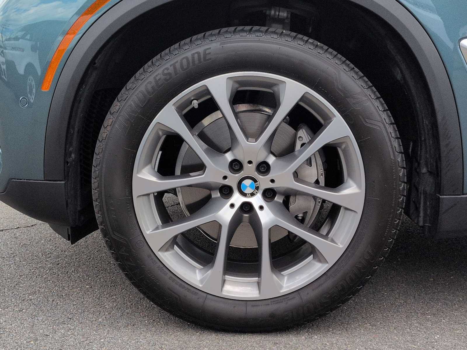 Used 2024 BMW X5 xDrive40i w/ Premium Package AWD/4WD image 14