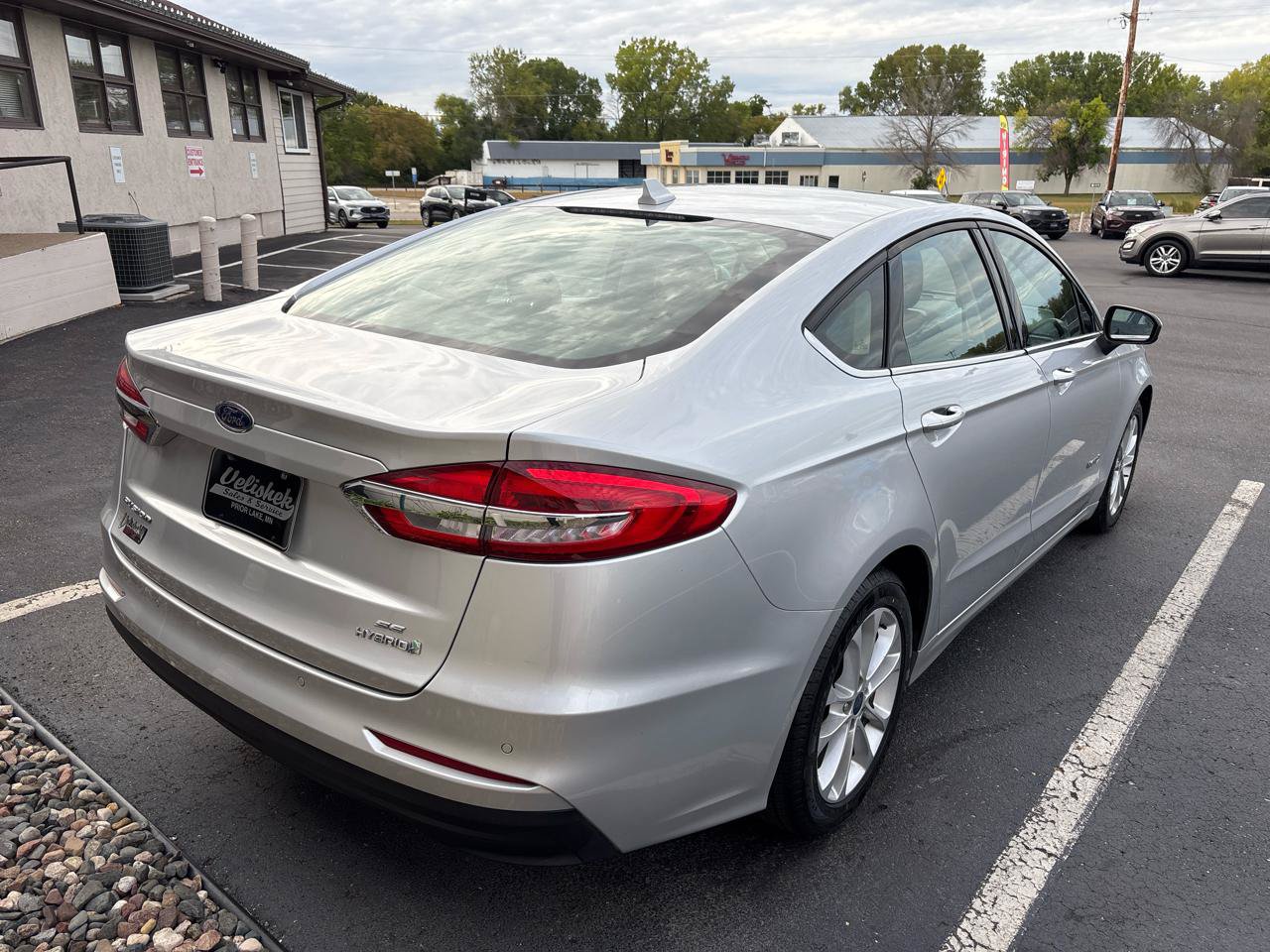 Used 2019 Ford Fusion SE FWD image 3