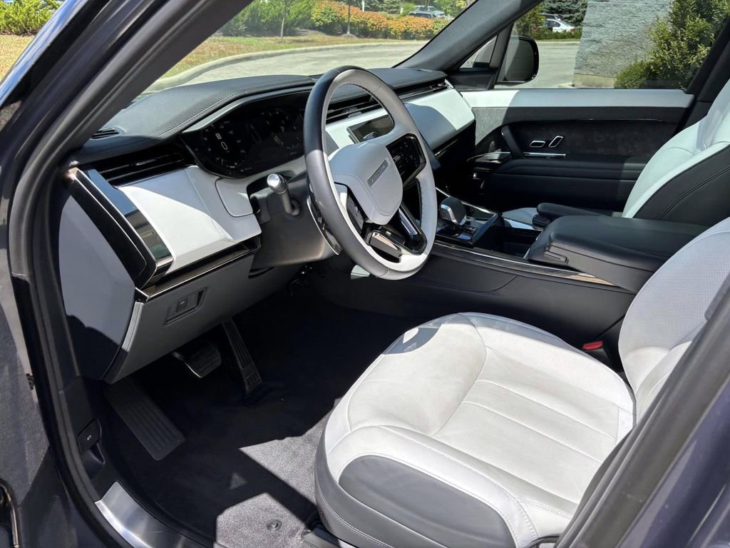 Used 2024 Land Rover Range Rover Sport Dynamic SE image 9